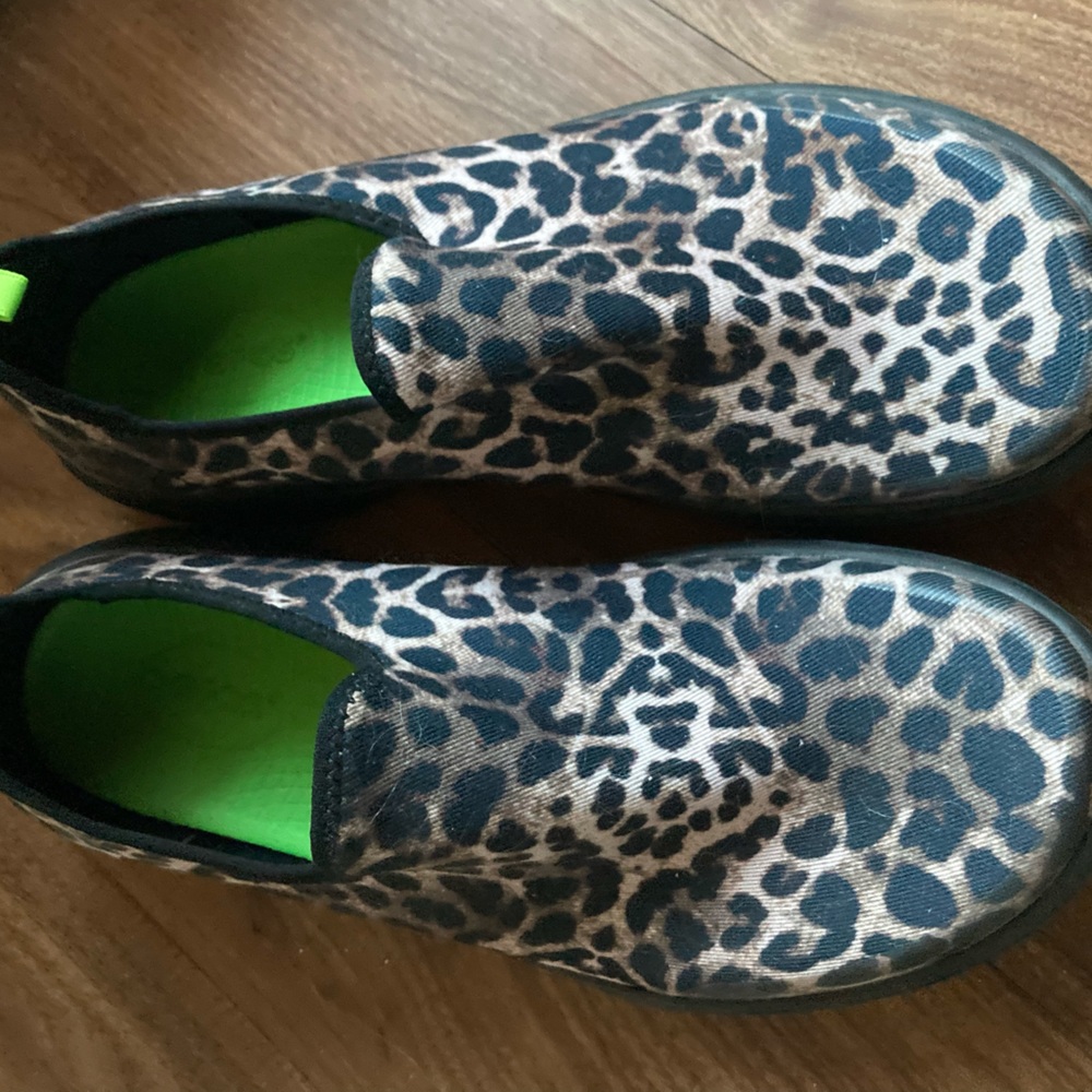Size 12 Oofos leopard print
